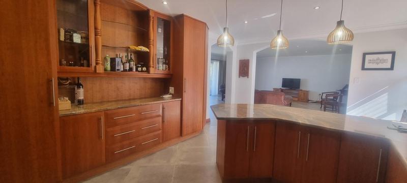 6 Bedroom Property for Sale in Outeniqua Strand Western Cape